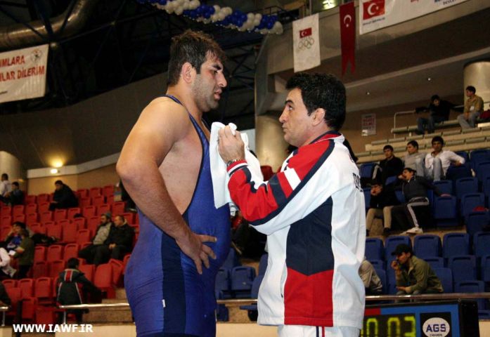 http://www.iawf.ir/mambots/content/multithumb/images/b.640.480.0.0.stories.akhbar.tur-far.rooz1.IMG_0274.jpg
